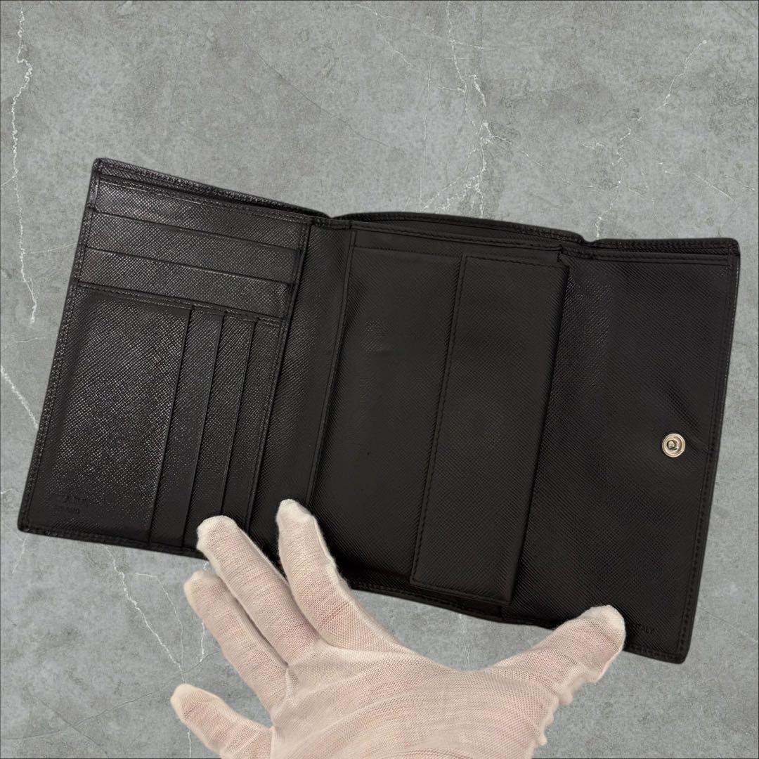 美品✨ プラダ PRADA 三つ折り 財布 サフィアーノ 三角ロゴ ブラック