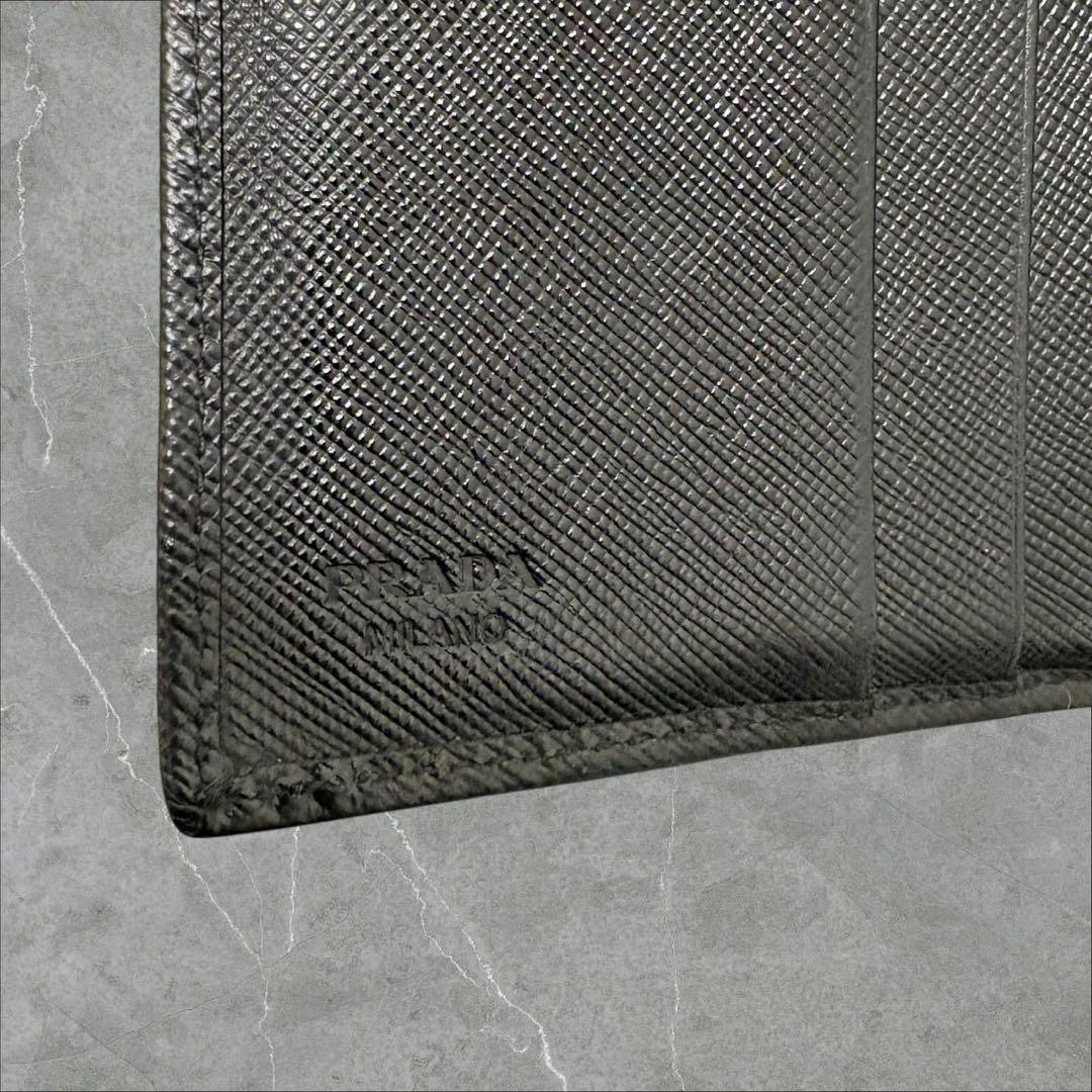 美品✨ プラダ PRADA 三つ折り 財布 サフィアーノ 三角ロゴ ブラック