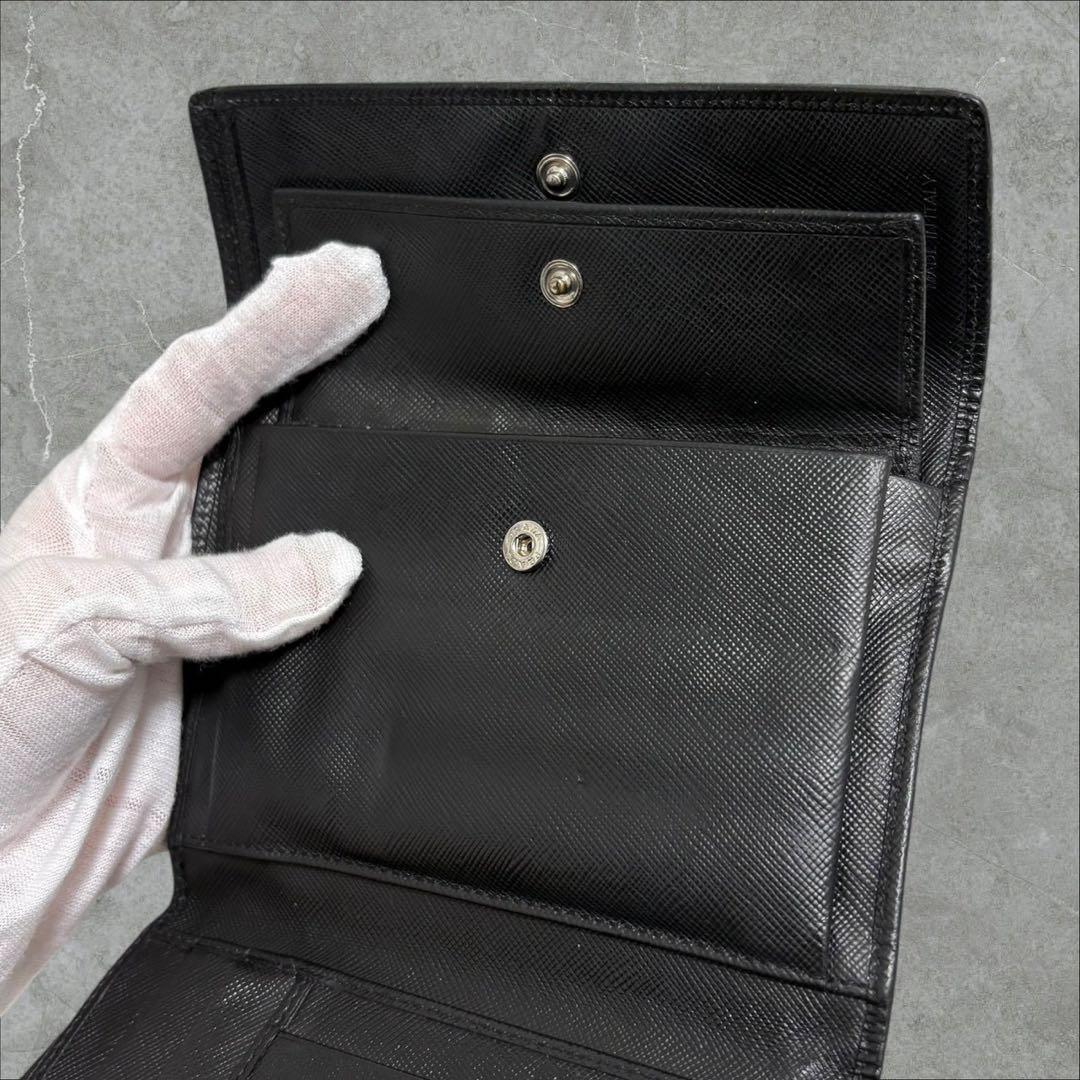 美品✨ プラダ PRADA 三つ折り 財布 サフィアーノ 三角ロゴ ブラック