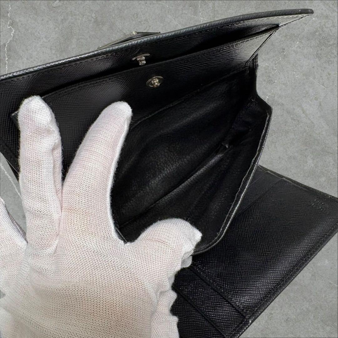 美品✨ プラダ PRADA 三つ折り 財布 サフィアーノ 三角ロゴ ブラック