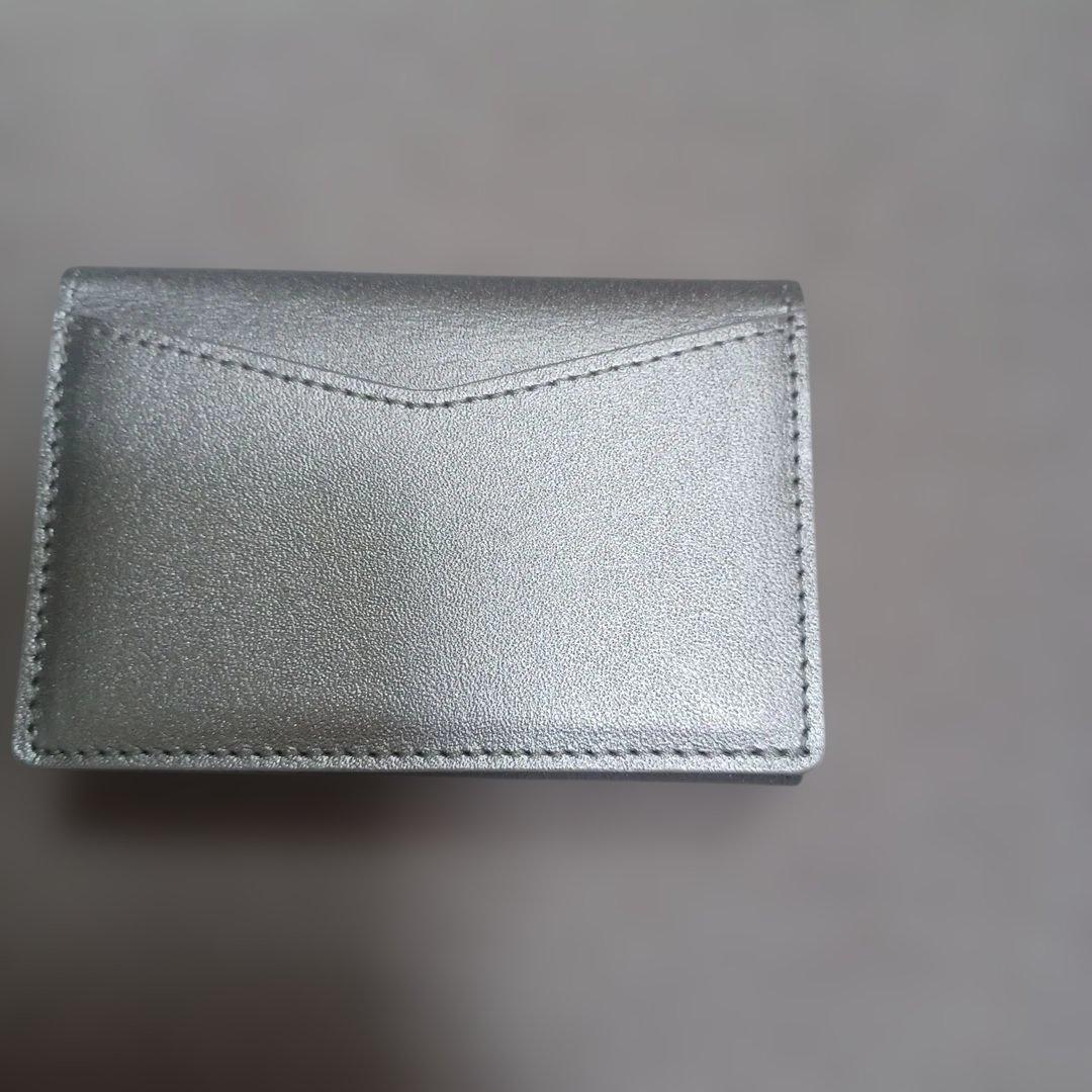 まーち　「小さく見えて収納上手」手のひらサイズの本革財布(シルバー）