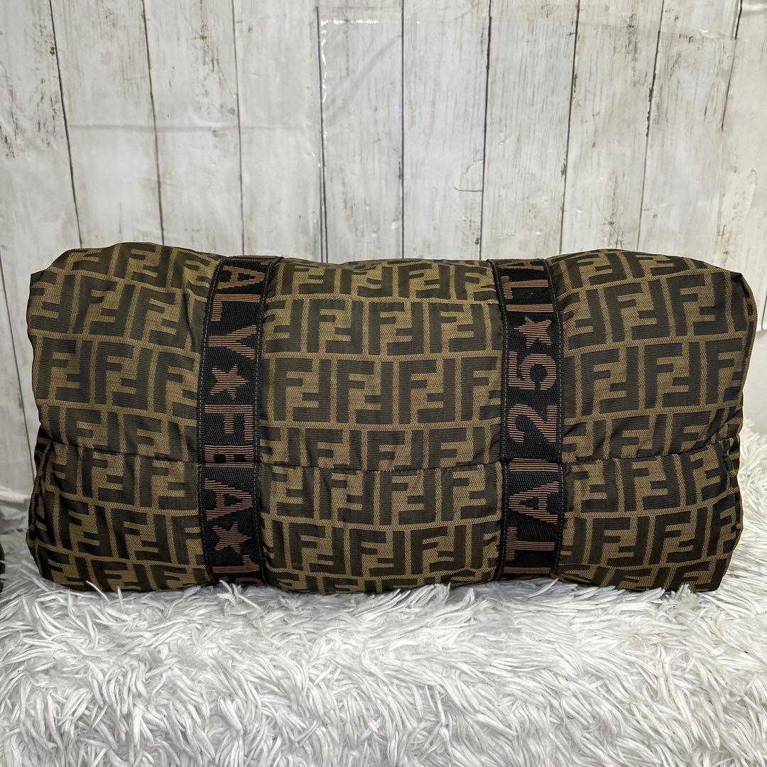 FENDI ズッカ　ボストンバッグ　ロゴ　ナイロン　大容量　トートバッグ