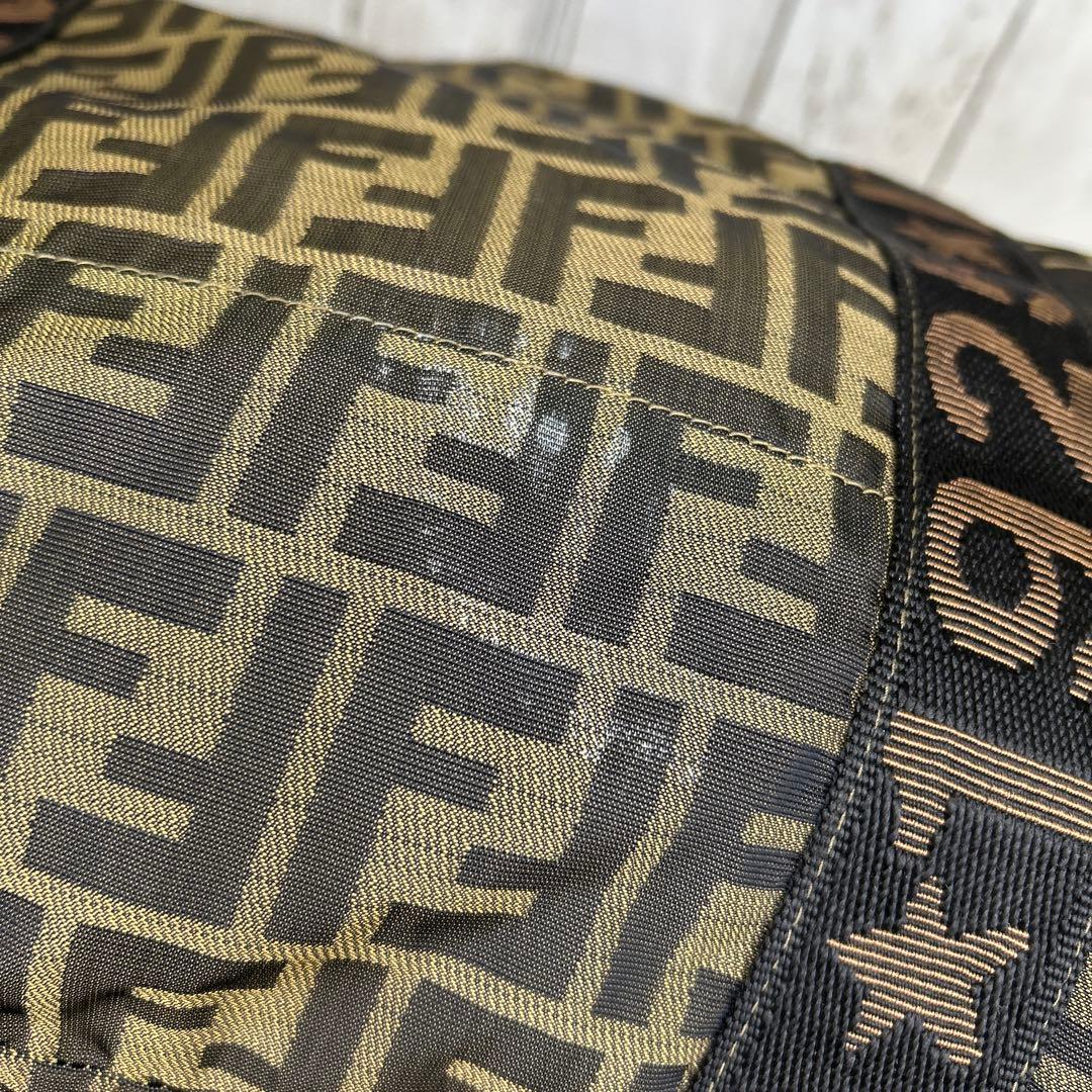 FENDI ズッカ　ボストンバッグ　ロゴ　ナイロン　大容量　トートバッグ