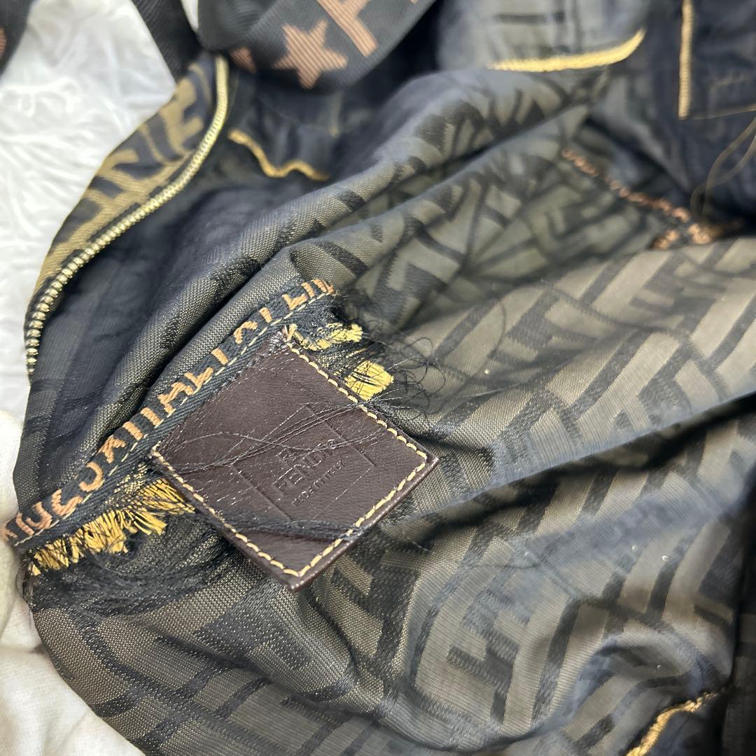 FENDI ズッカ　ボストンバッグ　ロゴ　ナイロン　大容量　トートバッグ