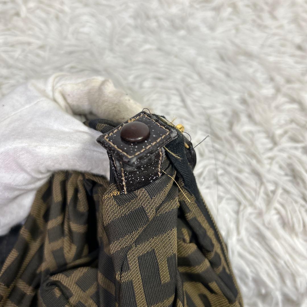 FENDI ズッカ　ボストンバッグ　ロゴ　ナイロン　大容量　トートバッグ