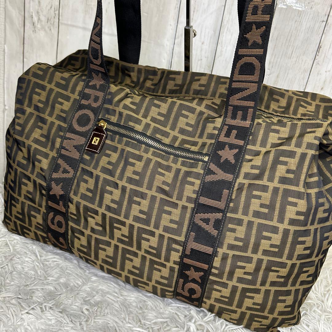 FENDI ズッカ　ボストンバッグ　ロゴ　ナイロン　大容量　トートバッグ