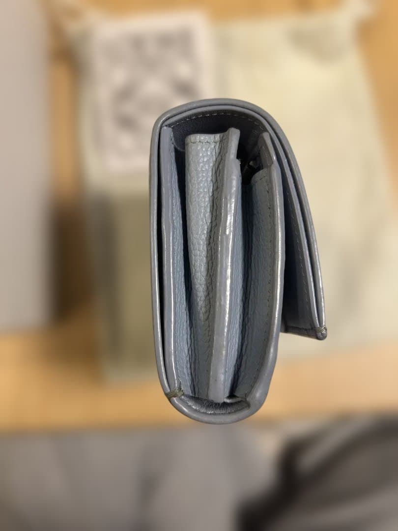 【即日発送可】 LOEWE 水色　三つ折り財布【タイムセール中】