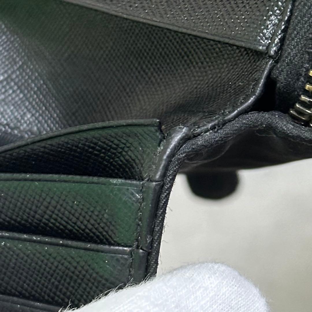 PRADA プラダ　折り財布　ナイロン　ラウンドファスナー　三角ロゴ