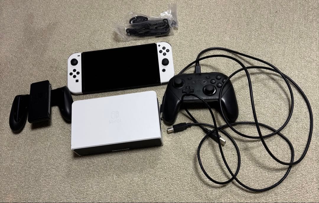 Nintendo Switch (ホワイト) 本体 + コントローラー